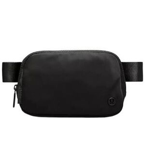 Lululemon Everywhere Belt Bag